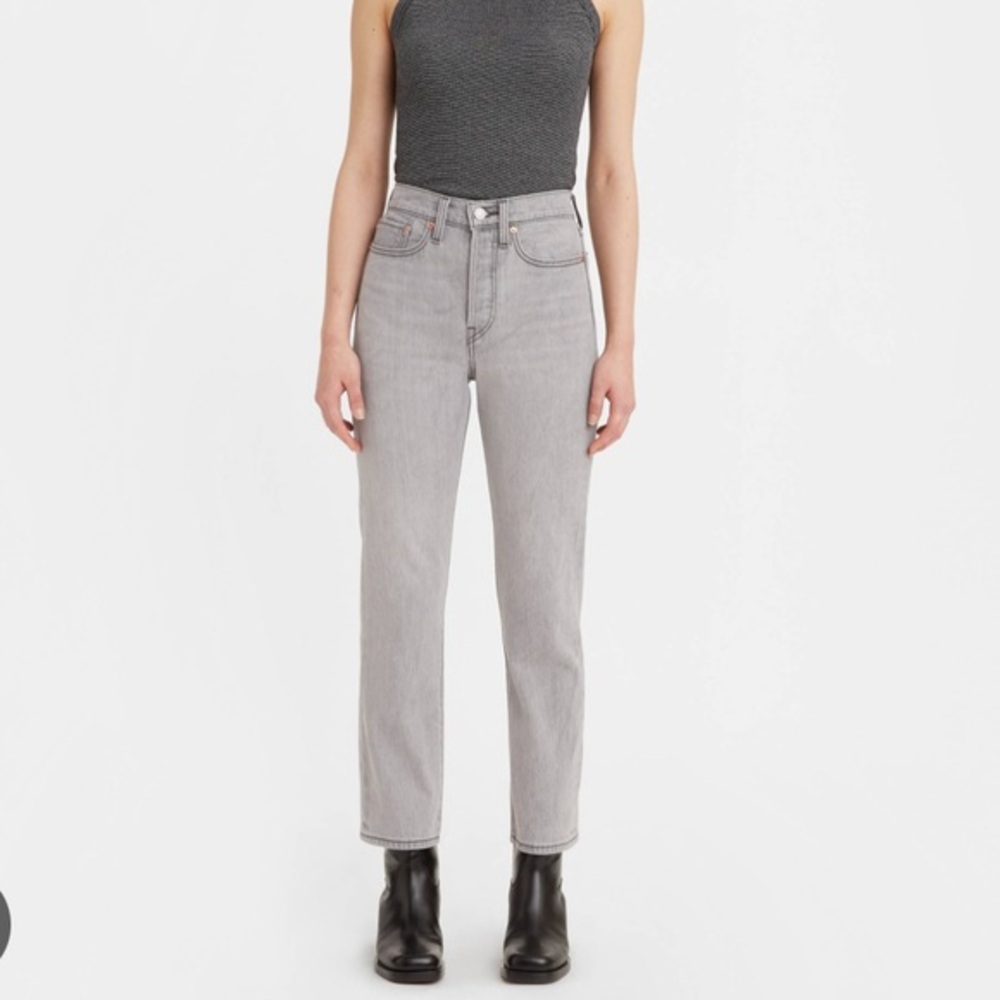Levi’s Grey Wedgie Straight Leg Ankle Jeans Size 26 Button Fly